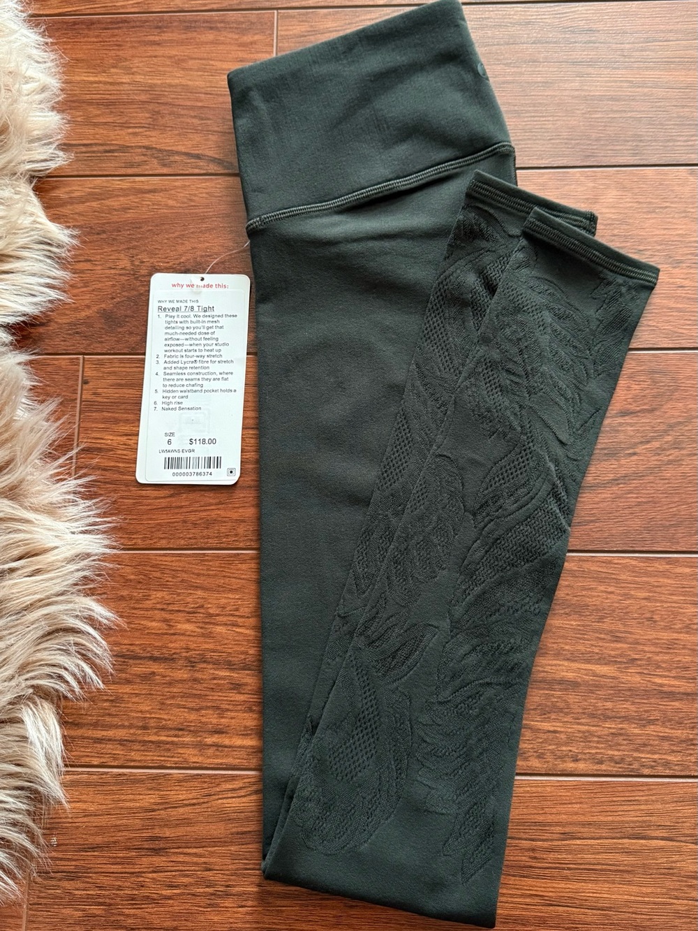 Lululemon Reveal Tight *Lattice Paisley 28"
Evergreen
Size 6
Brand new with tags